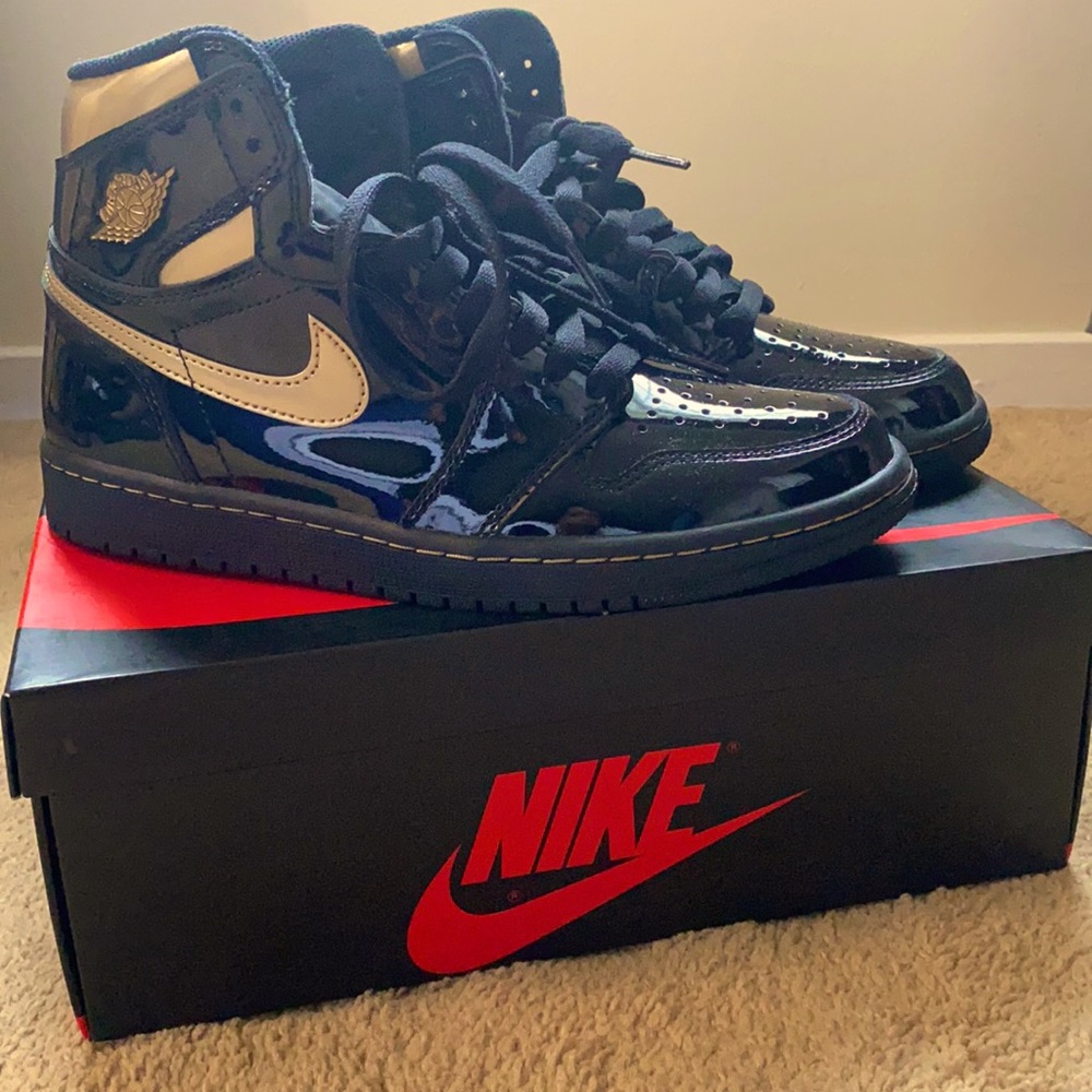 Air Jordan 1 Retro High OG Black/Gold -